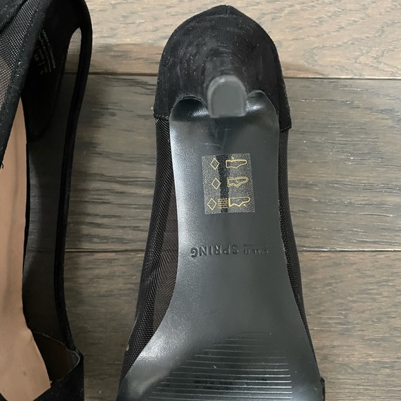 Spring size 7.5 black heels - Picture 3 of 4